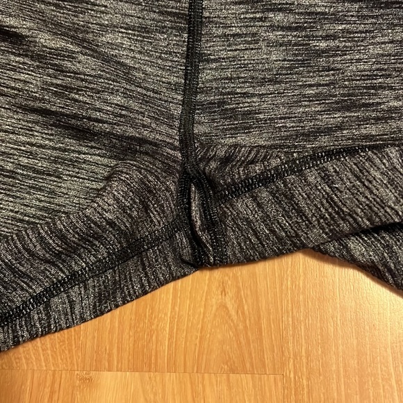 ๐ฅ $5 with any bundle! ๐ฅ Knockout by Victoriaโs Secret capri, size M - Picture 4 of 4
